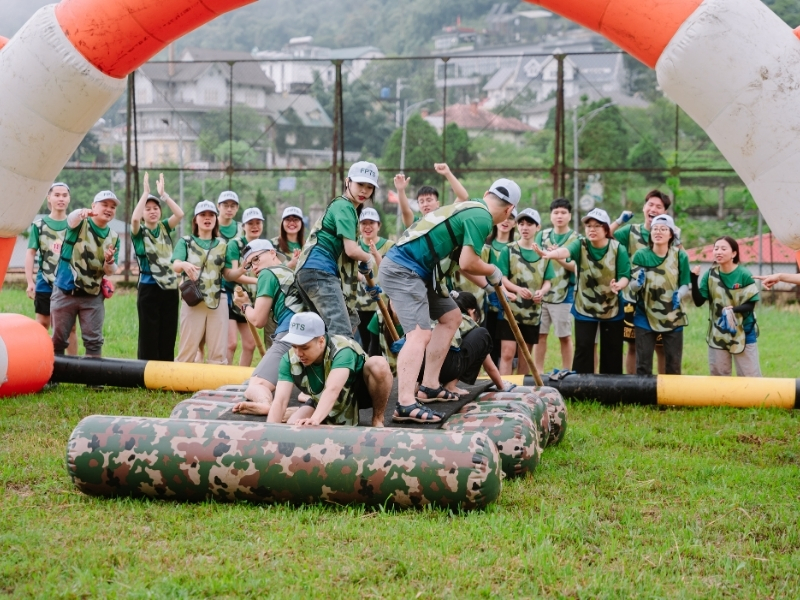 concept-team-building-2.jpg (611 KB)