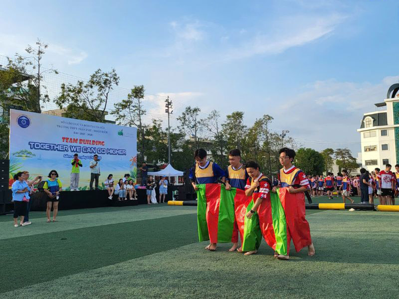 kich-ban-team-building-cho-sinh-vien-3.jpg (166 KB)