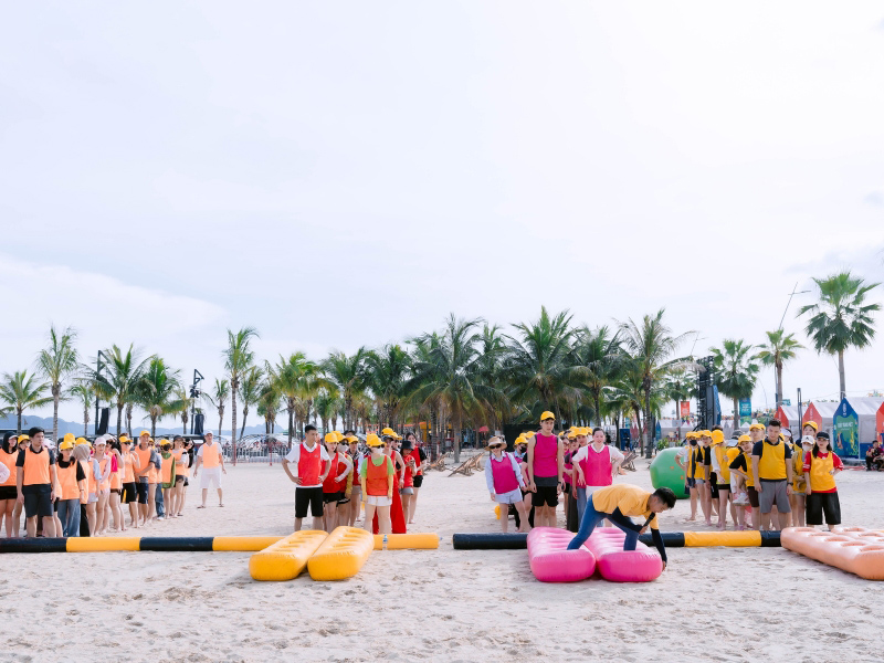 team-building-cat-ba-2.jpg (247 KB)