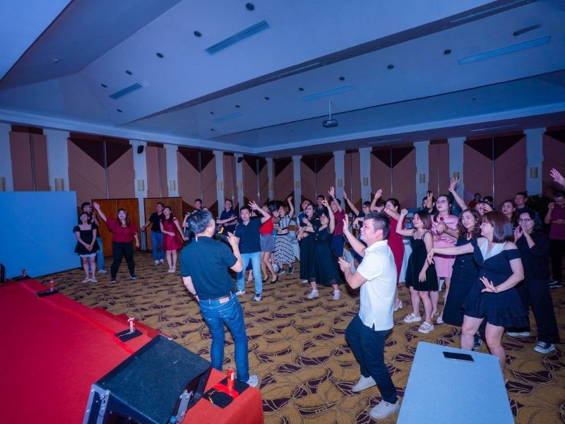 tro-choi-team-building-khong-can-dao-cu-12.jpg (124 KB)