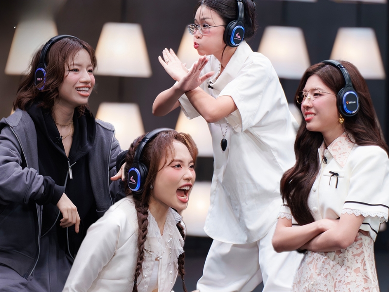 tro-choi-team-building-tren-san-khau-2.jpg (348 KB)