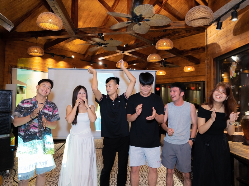 tro-choi-team-building-tren-san-khau-5.jpg (417 KB)