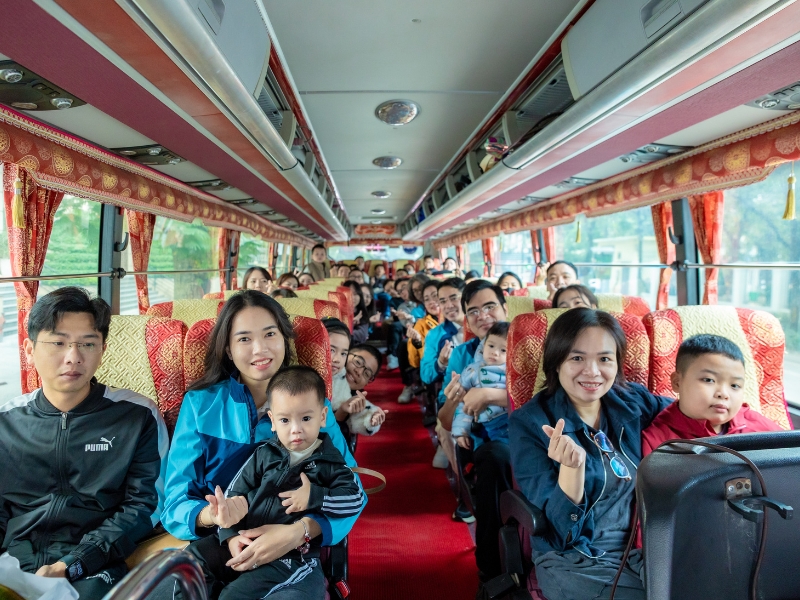 Top 15 trò chơi team building trên xe vui nhộn, dễ tổ chức