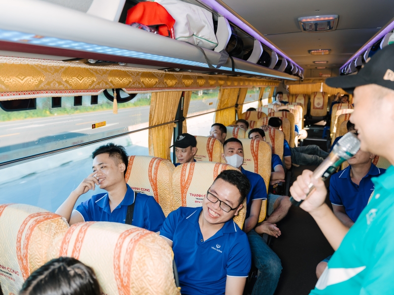 tro-choi-team-building-tren-xe-8.jpg (404 KB)